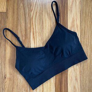Old Navy Black Sports Bra Size M